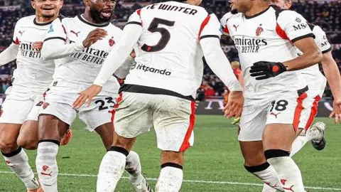 深度剖析：直播热潮中揭秘借贷圈套：戴琳手法揭秘，观众微信陷危机！